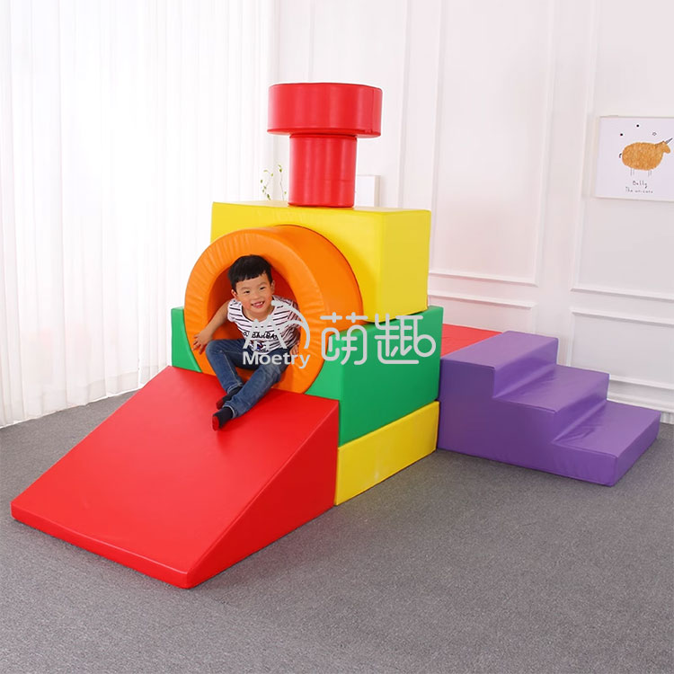 Kids Outdoor Equipment - Balok Busa Warna-warni Bentuk Kereta Api